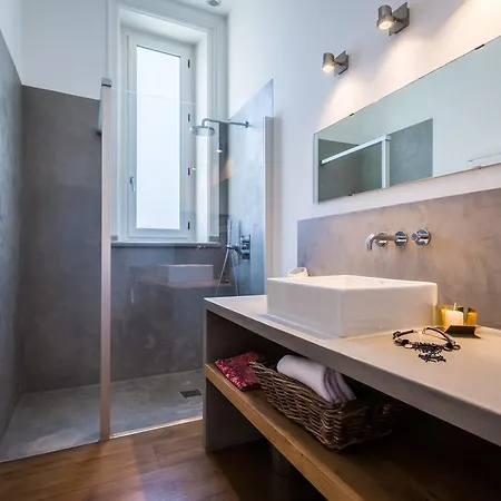 Les Vagues Apartment *